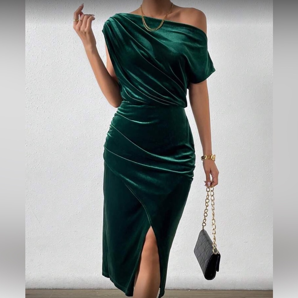 Elegant Green Velvet Dress
